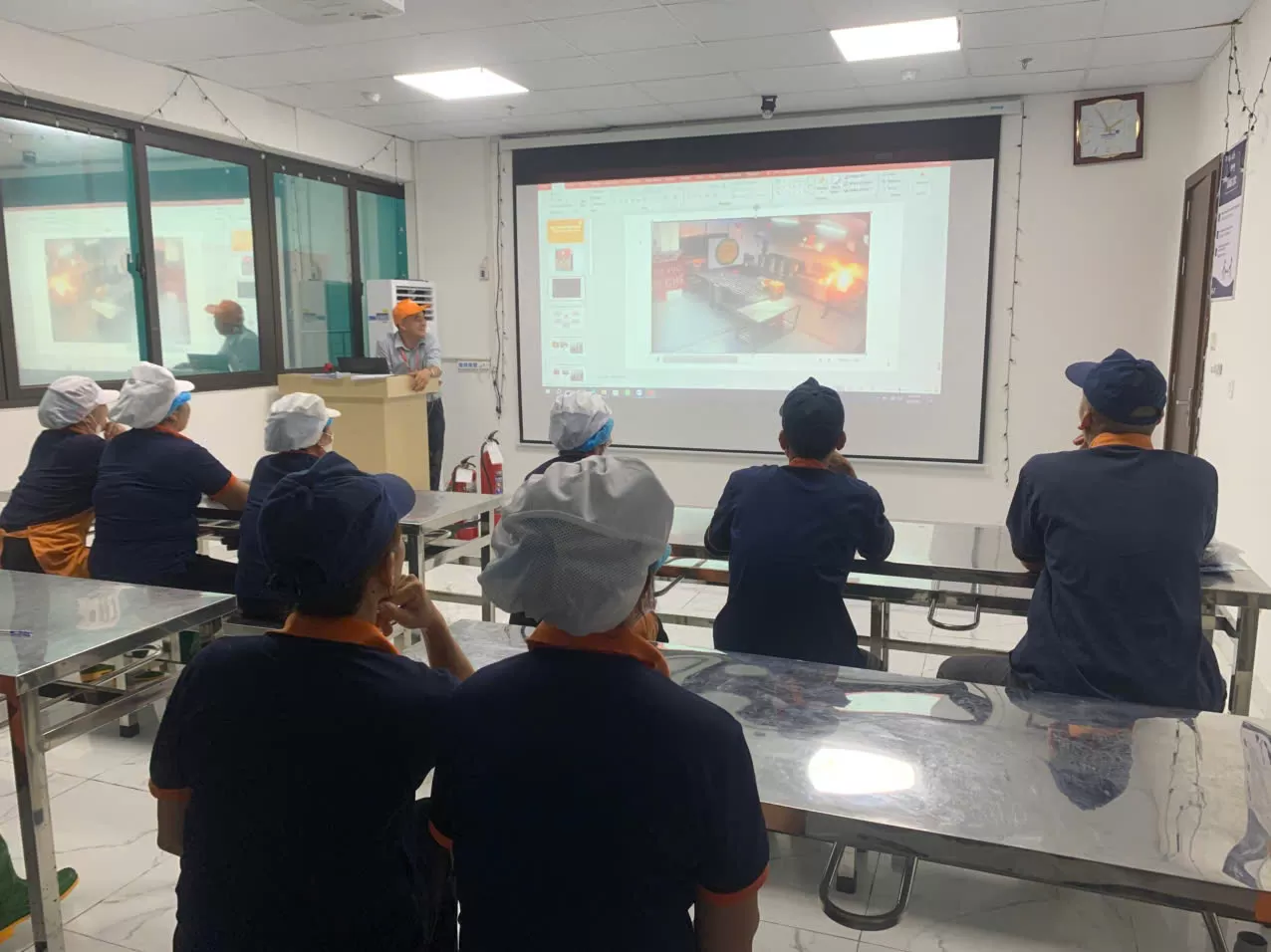 Olive tổ chức tập huấn kiến thức và quy trình ứng phó PCCC – Chủ động bảo vệ an toàn từ bếp đến bàn ăn